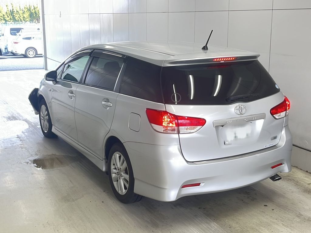TOYOTA WISH