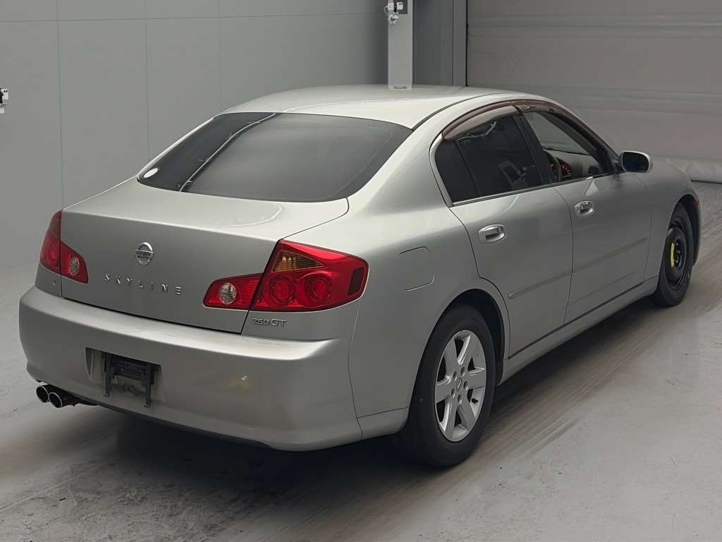 NISSAN SKYLINE