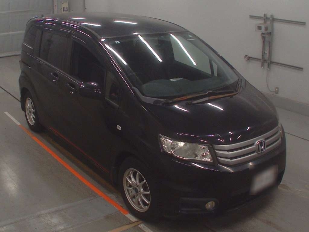 HONDA FREED SPIKE