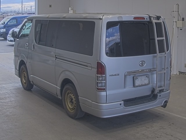 TOYOTA REGIUS ACE