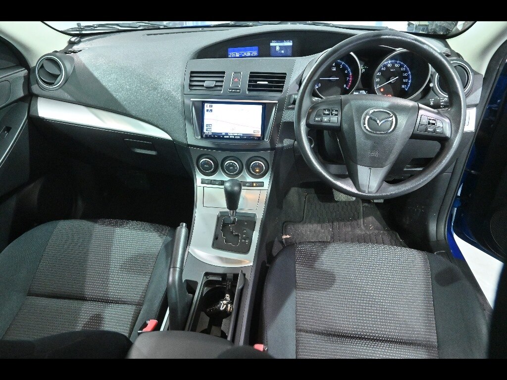 MAZDA AXELA
