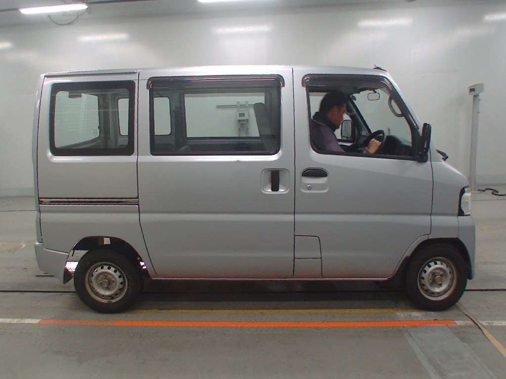 NISSAN NV100 CLIPPER