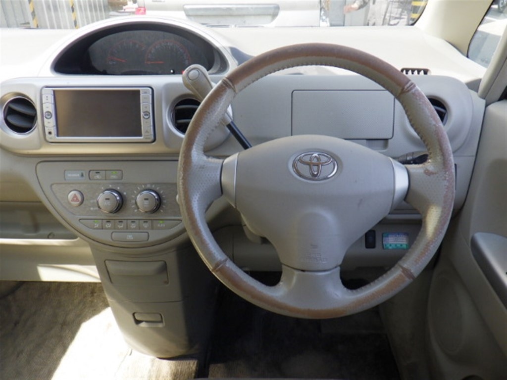TOYOTA PORTE