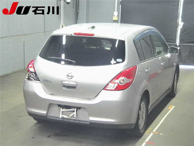 NISSAN TIIDA