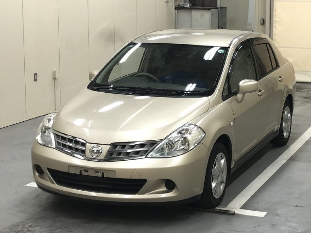 NISSAN TIIDA LATIO