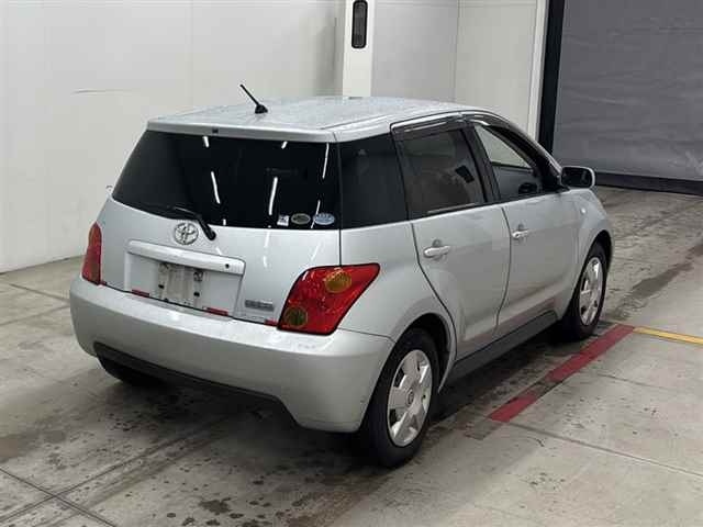 TOYOTA IST