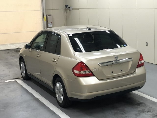 NISSAN TIIDA LATIO