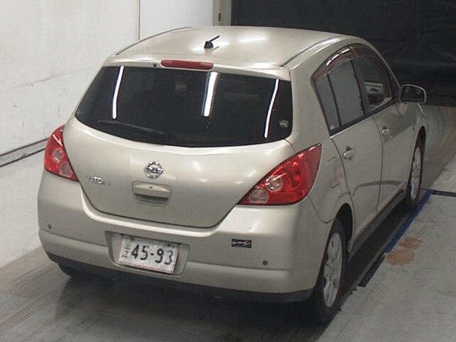 NISSAN TIIDA