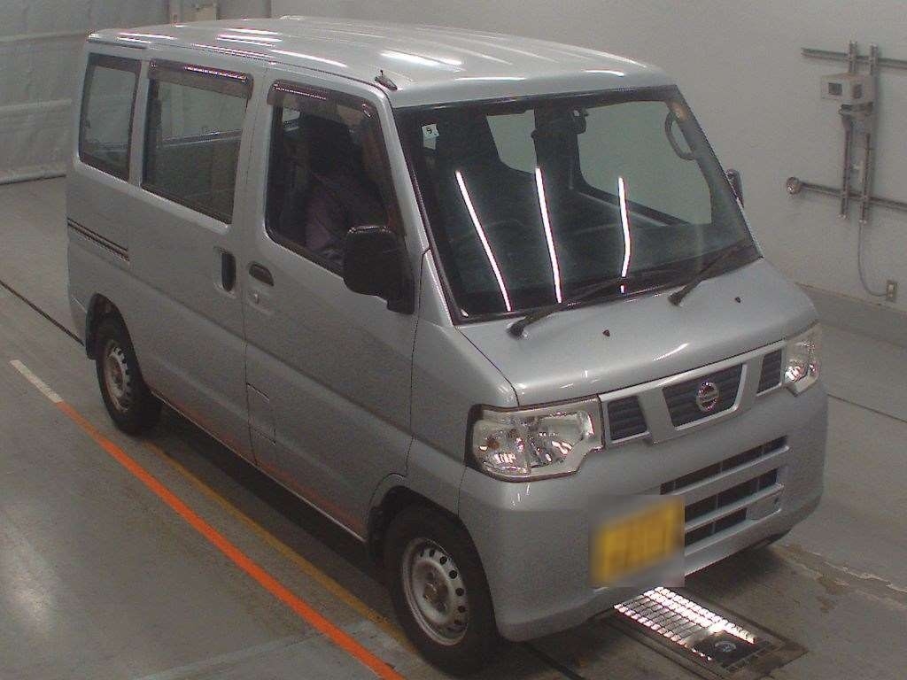 NISSAN NV100 CLIPPER