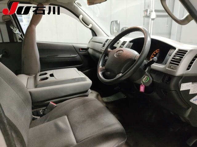 TOYOTA REGIUS ACE