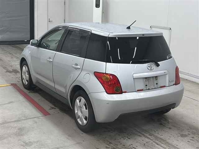 TOYOTA IST