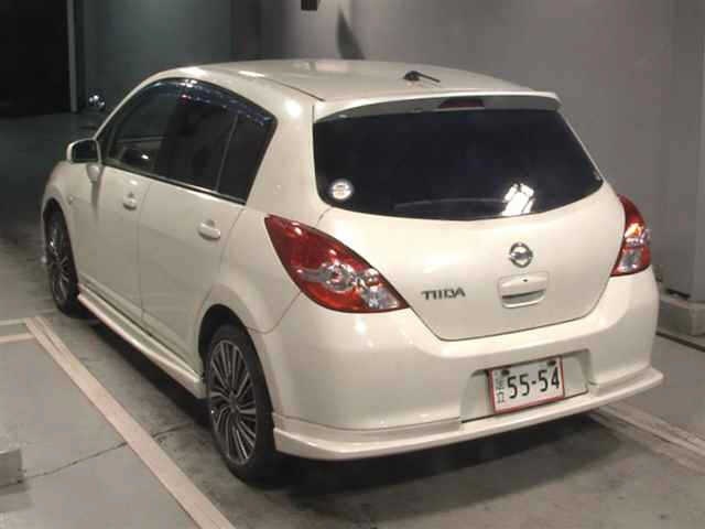 NISSAN TIIDA