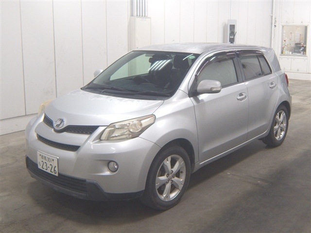 TOYOTA IST