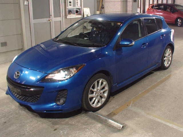MAZDA AXELA