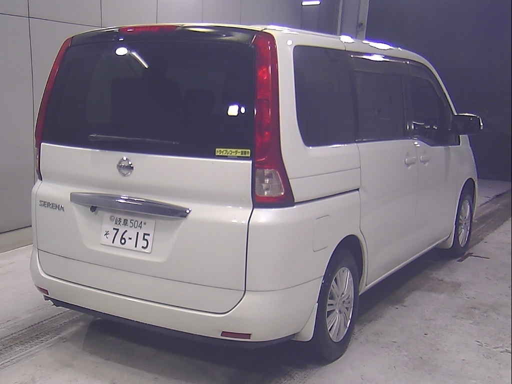NISSAN SERENA
