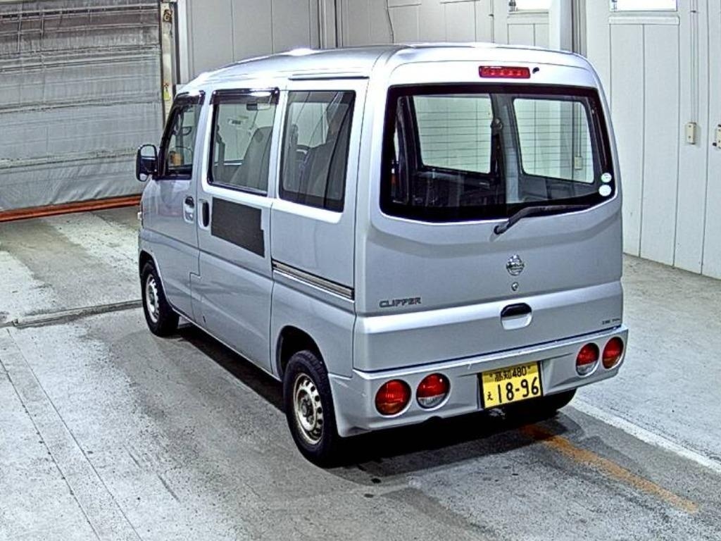 NISSAN CLIPPER