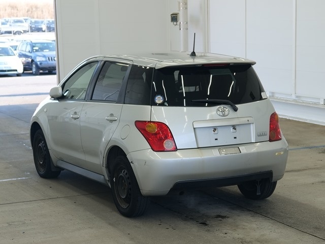 TOYOTA IST