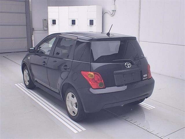 TOYOTA IST