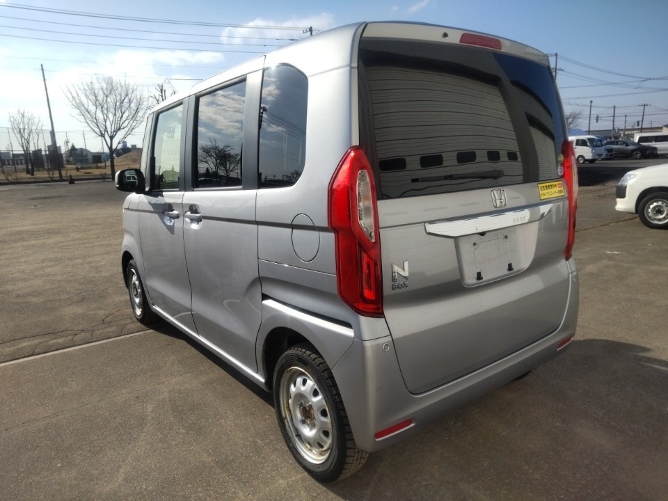 HONDA N-BOX