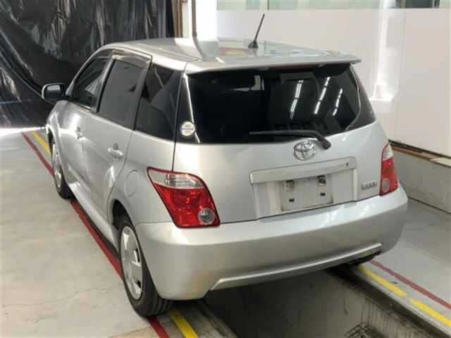 TOYOTA IST