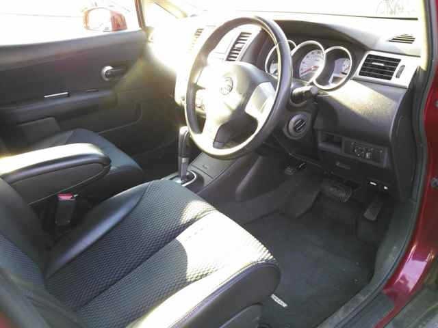 NISSAN TIIDA