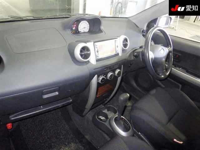 TOYOTA IST