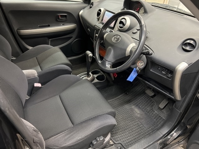 TOYOTA IST