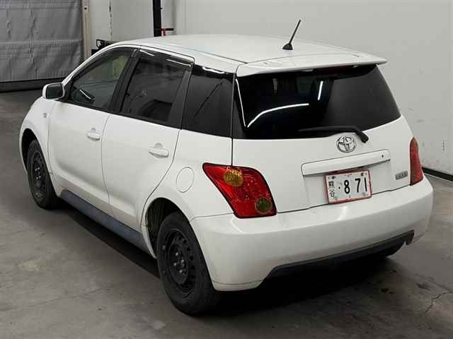 TOYOTA IST