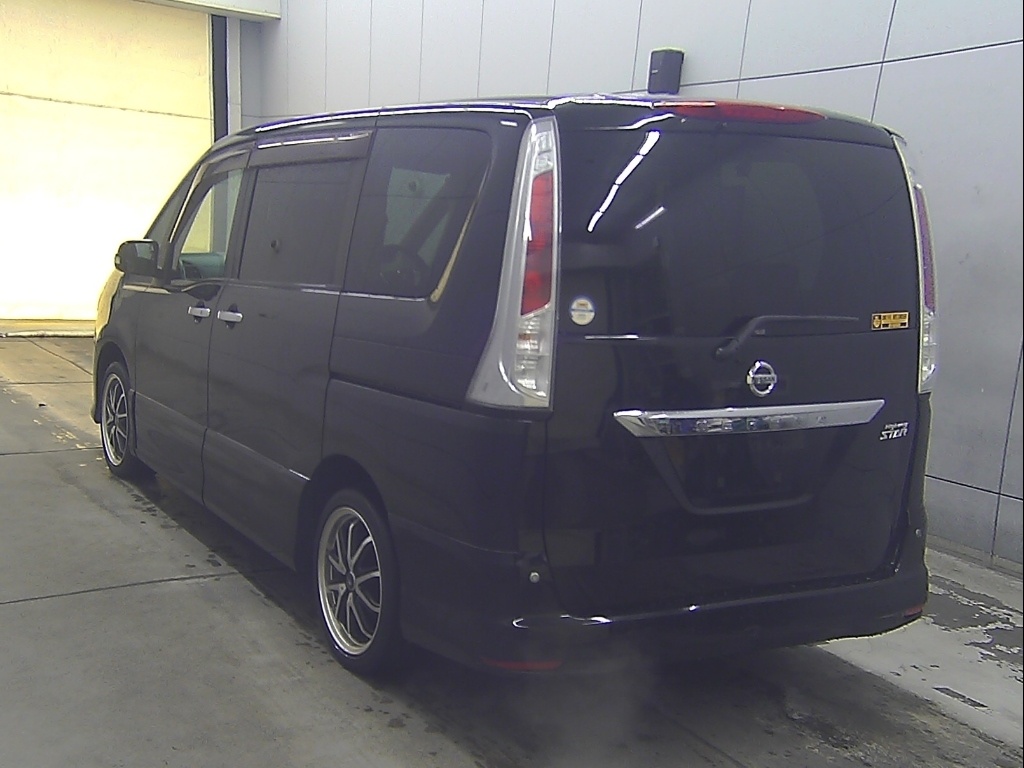 NISSAN SERENA