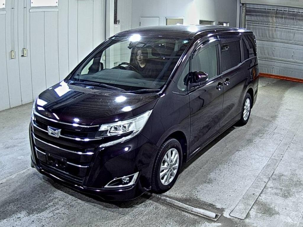 TOYOTA NOAH