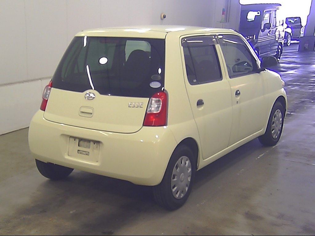 DAIHATSU ESSE