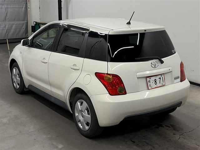 TOYOTA IST