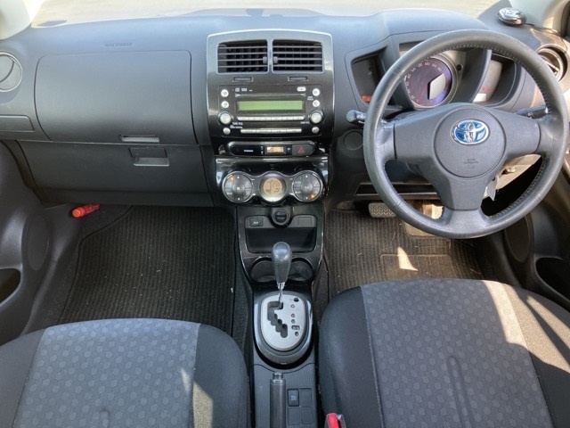 TOYOTA IST