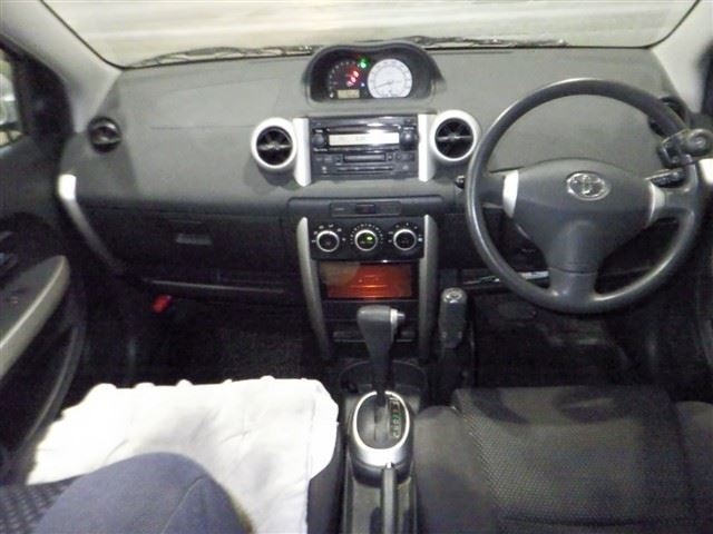 TOYOTA IST