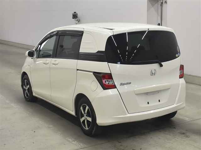 HONDA FREED SPIKE