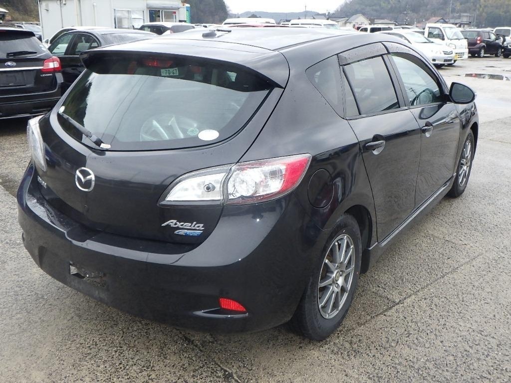 MAZDA AXELA