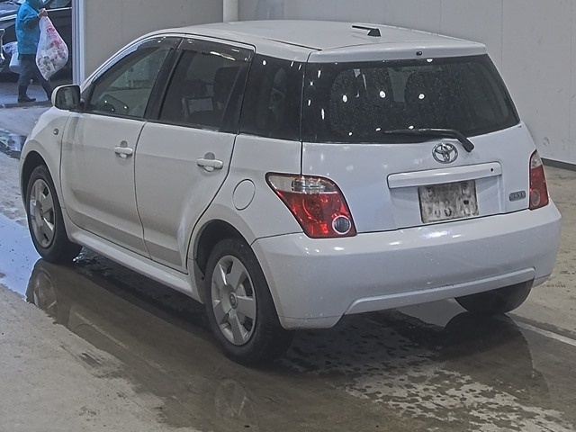 TOYOTA IST