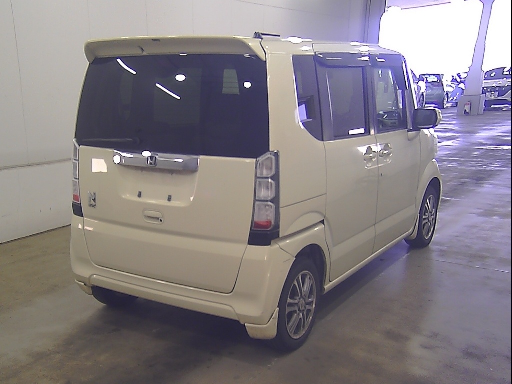 HONDA N-BOX