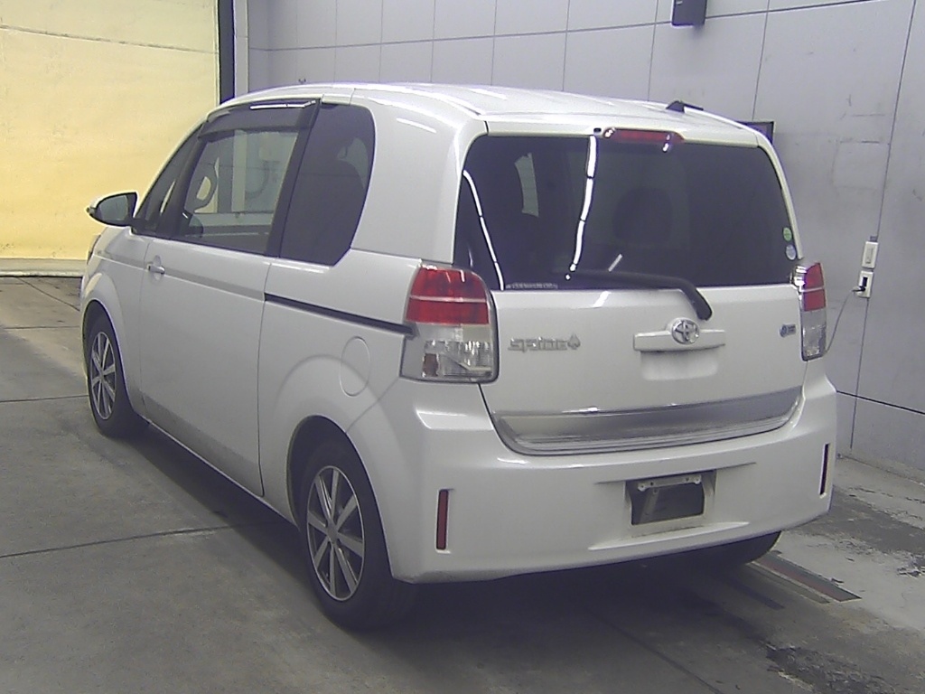 TOYOTA SPADE