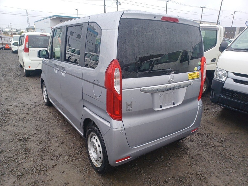 HONDA N-BOX