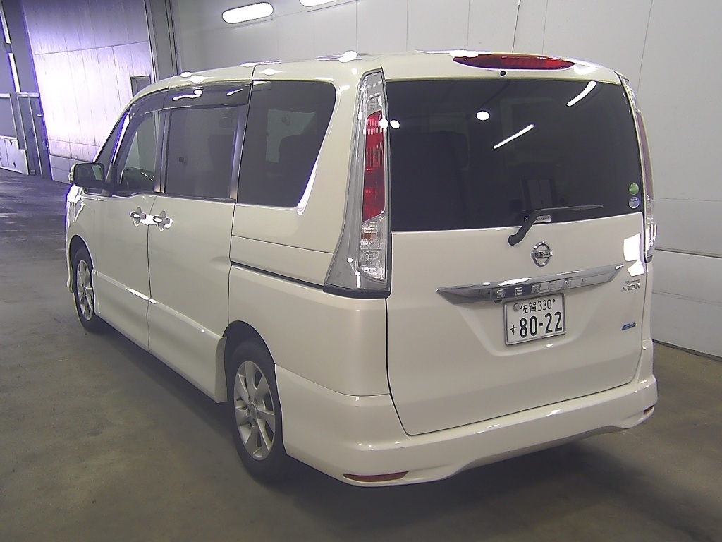 NISSAN SERENA