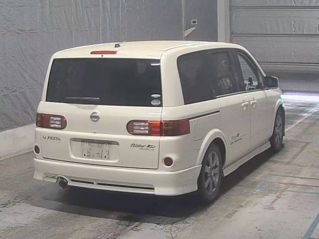 NISSAN LAFESTA