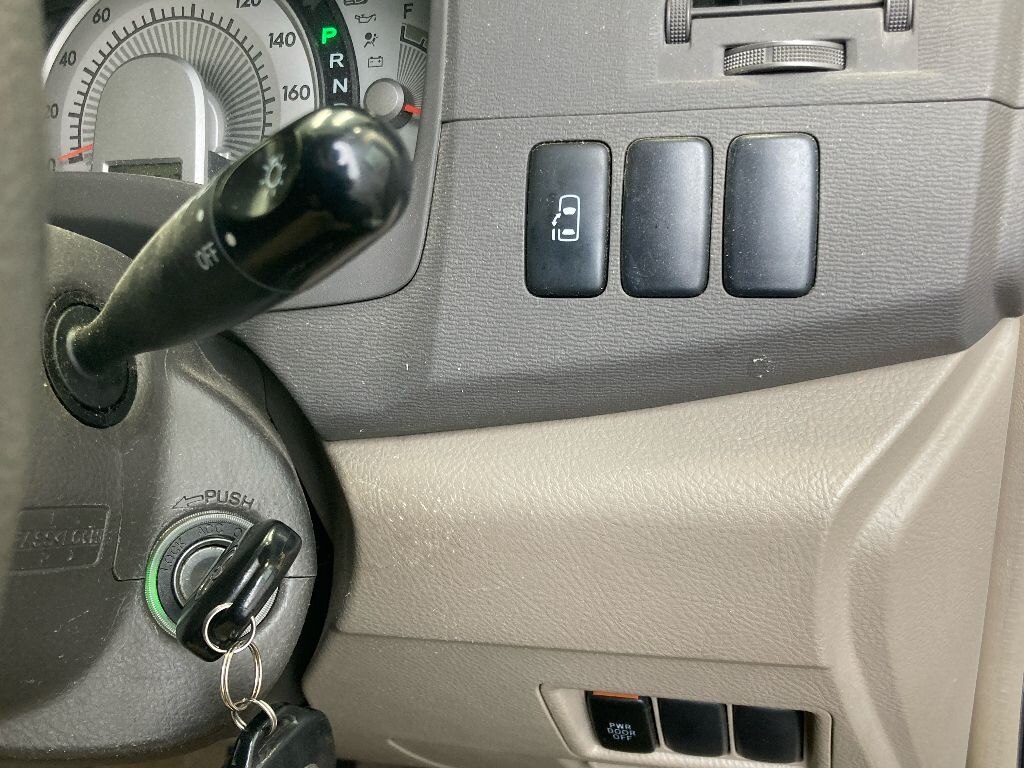 TOYOTA ISIS