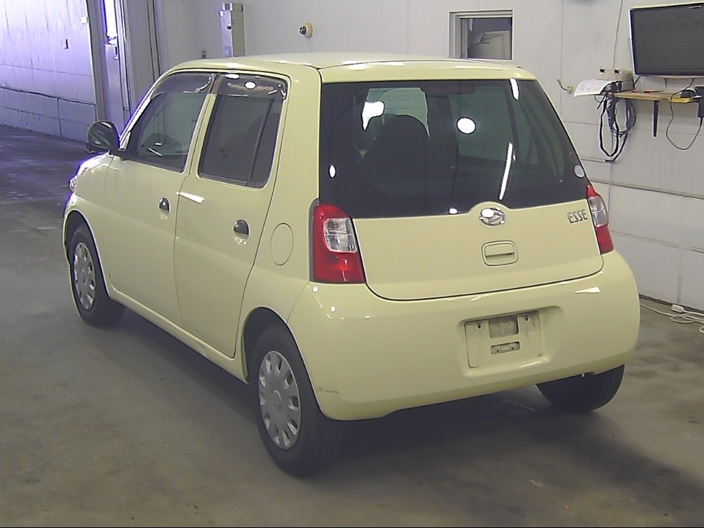 DAIHATSU ESSE