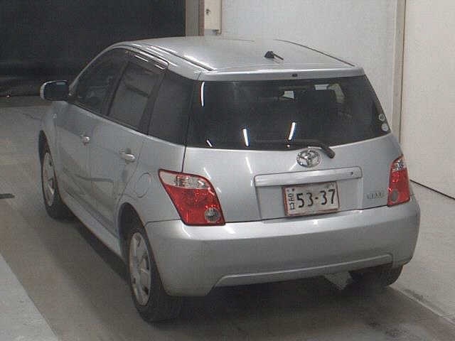 TOYOTA IST