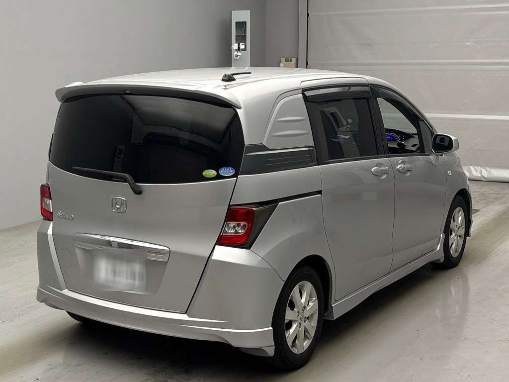 HONDA FREED SPIKE