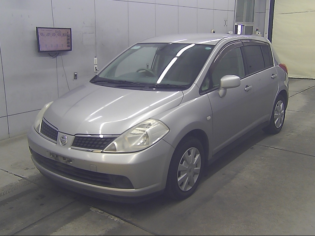 NISSAN TIIDA
