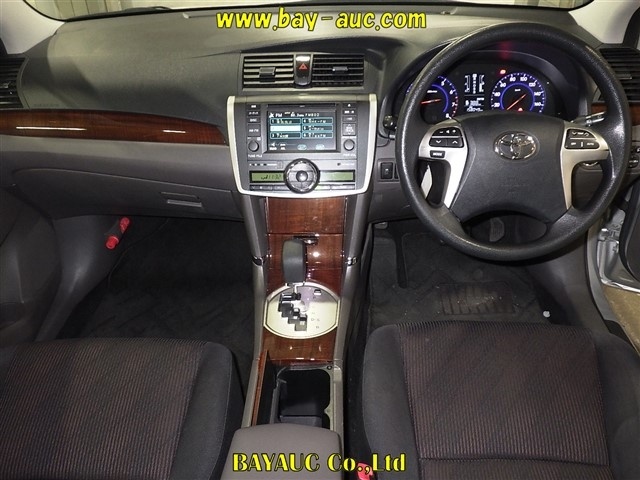 TOYOTA PREMIO