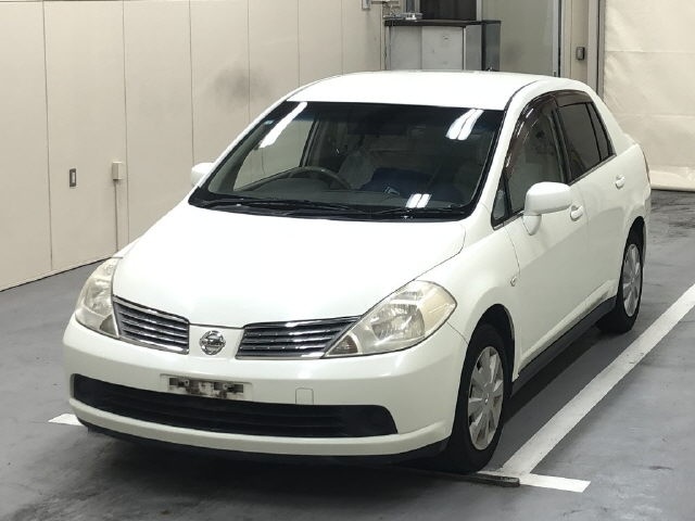 NISSAN TIIDA LATIO