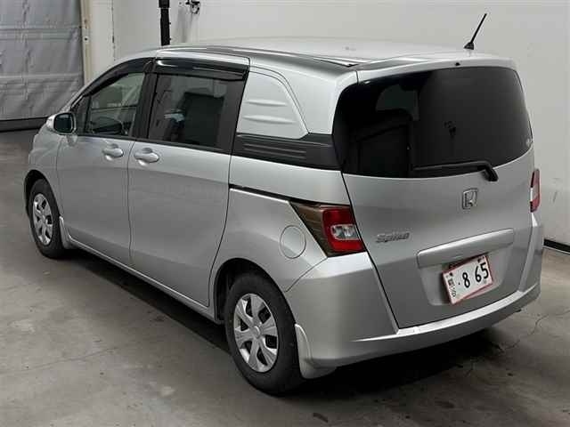 HONDA FREED SPIKE